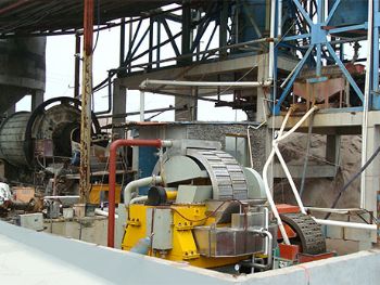 點(diǎn)擊查看詳細(xì)信息<br>標(biāo)題：鉀鈉長(zhǎng)石球磨機(jī)配立環(huán)生產(chǎn)線(xiàn) 閱讀次數(shù)：0